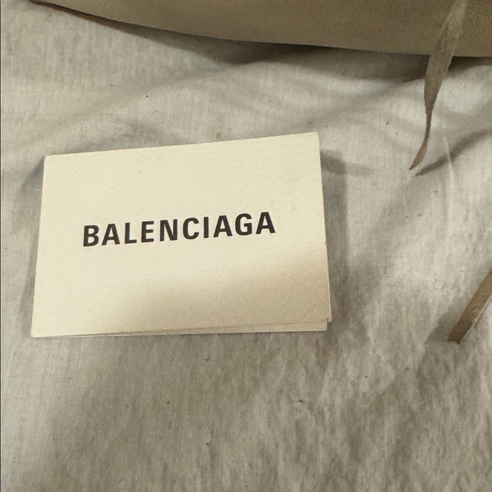 Balenciaga Leather Shoulder Bag - Picture 2 of 11